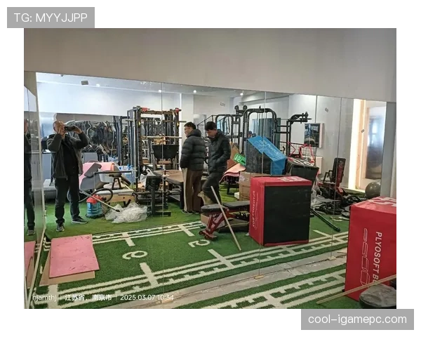 伊布这训练强度,40岁还能一脚踹碎健身房镜子? 伊布这训练强度,40岁还能一脚踹碎健身房镜子?